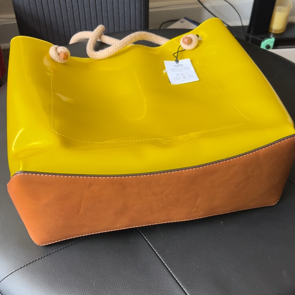 GUM Gianni Charini Design Shoppers tote.